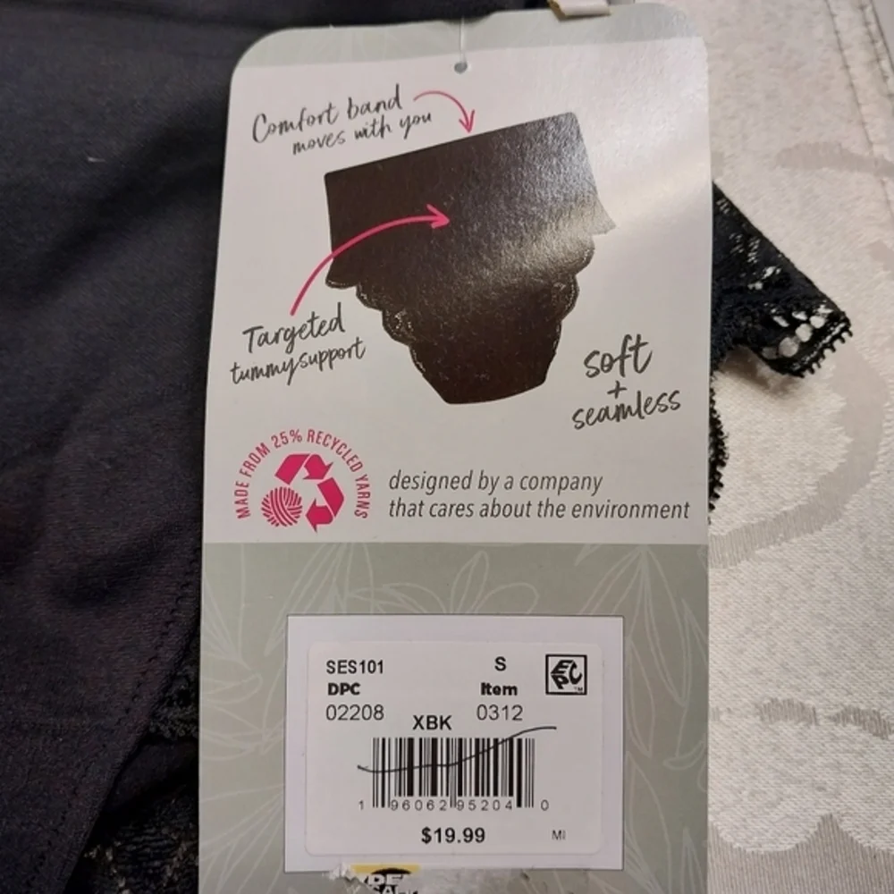 Maidenform NWT Size Small Shapes Shapewear Firm Tummy Control Lace Brief‎ Black